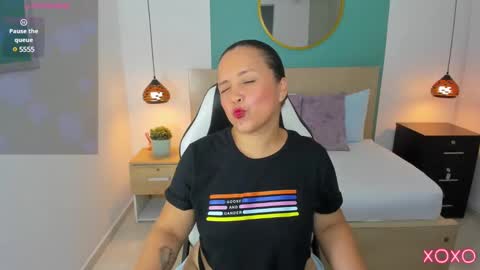 Snapshot of linda_rios_ chatting on February 5, 1:26 am L I N D A online show from February 5, 1:26 am