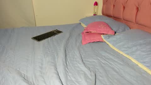 LINDA  online show from October 10, 11:38 am