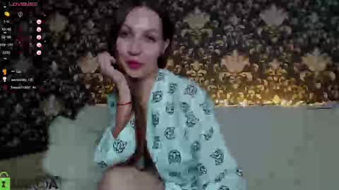 Snapshot of linda_swan chatting on March 5, 2:23 pm Linda online show from March 5, 2:23 pm