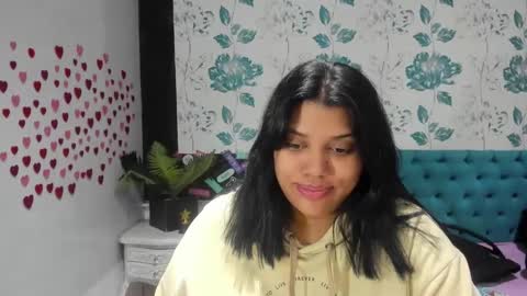 Snapshot of lindabreexlove chatting on January 27, 7:03 pm online show from January 27, 7:03 pm