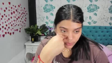 Snapshot of lindabreexlove chatting on February 25, 8:32 pm online show from February 25, 8:32 pm