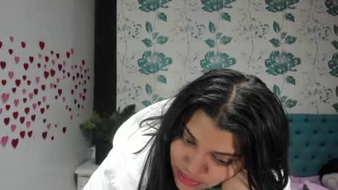 Snapshot of lindabreexlove chatting on March 8, 8:25 pm online show from March 8, 8:25 pm