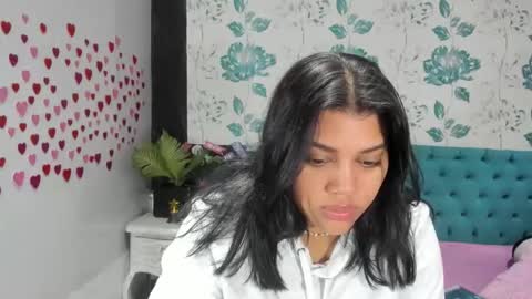 Snapshot of lindabreexlove chatting on February 17, 2:17 pm online show from February 17, 2:17 pm