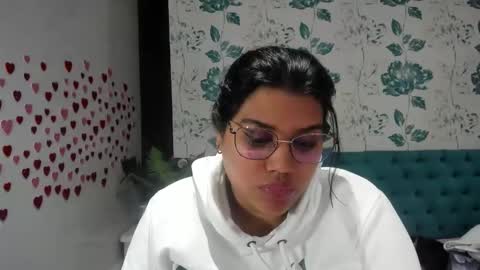 Snapshot of lindabreexlove chatting on January 26, 8:23 pm online show from January 26, 8:23 pm