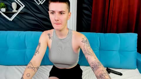 lindabryantt online show from February 23, 10:06 am
