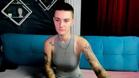 lindabryantt online show from February 17, 1:44 pm