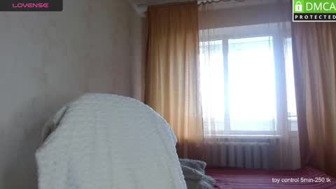 LindaErnestine online show from March 12, 7:13 am