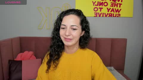 Snapshot of lindainsatiable chatting on March 6, 1:37 am Linda online show from March 6, 1:37 am