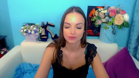 Snapshot of lindaliiii chatting on December 12, 6:57 am Linda online show from December 12, 6:57 am