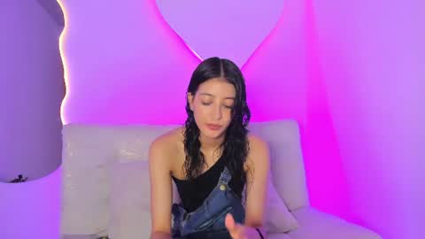 lindsey  online show from July 4, 1:04 pm