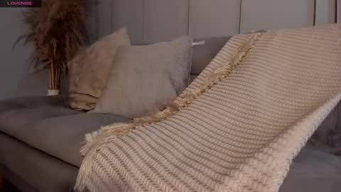 Snapshot of lindseyhallx chatting on December 21, 1:47 am call me annie online show from December 21, 1:47 am