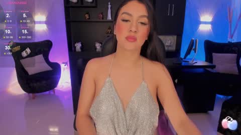 Lindsey Moss online show from January 26, 9:40 am