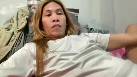 Snapshot of lingkure_69ts chatting on February 1, 10:15 am weng bustamante online show from February 1, 10:15 am