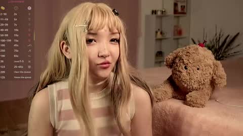 Linh -   online show from May 17, 9:13 pm