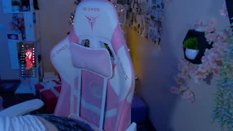 Lina online show from December 19, 9:16 pm