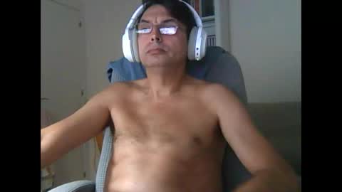 Snapshot of liongr69 chatting on October 10, 7:25 am liongr69 online show from October 10, 7:25 am