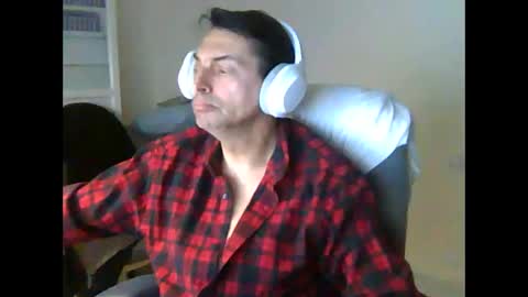 Snapshot of liongr69 chatting on February 6, 8:07 am liongr69 online show from February 6, 8:07 am