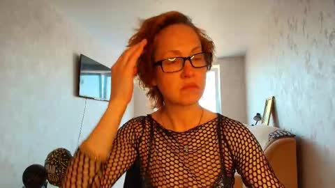 Liora Weiss online show from May 21, 7:59 am