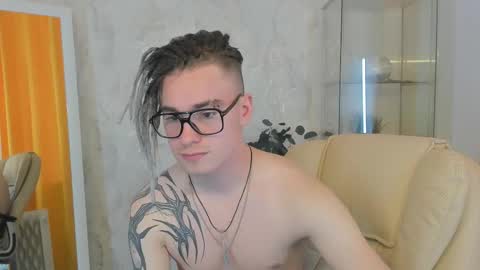 lipethan online show from September 19, 2:43 pm