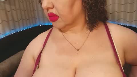 Snapshot of lipsaddiction chatting on September 14, 8:32 pm LIpsAddiction online show from September 14, 8:32 pm