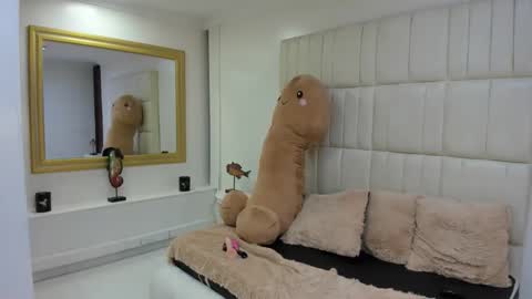 Lis  online show from December 21, 7:42 pm