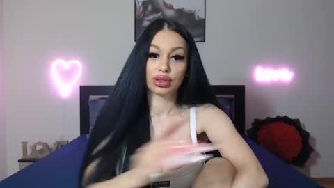 Snapshot of lisa104739 chatting on February 19, 9:14 pm Lisa online show from February 19, 9:14 pm