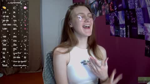Snapshot of lisa_hua chatting on December 13, 7:04 am Lisa online show from December 13, 7:04 am