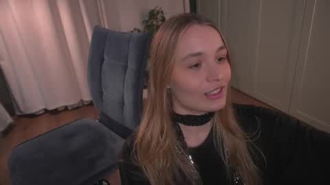 Elisabeth or Lisa online show from January 14, 8:17 pm