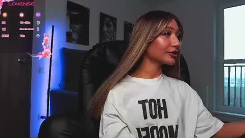 Lisa online show from April 12, 12:31 pm