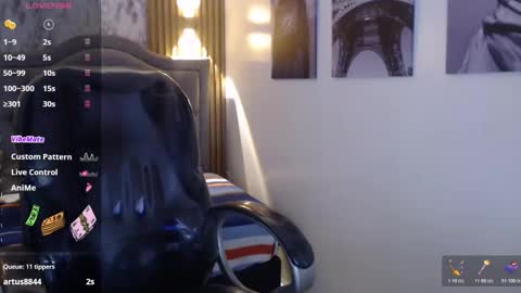 LISA SINCLAIR online show from January 9, 11:43 pm