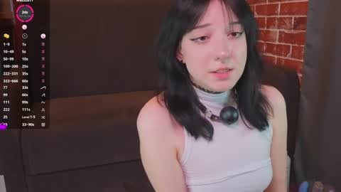 Lisa online show from April 4, 11:56 pm