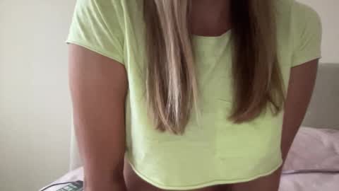 Snapshot of lisaflower1 chatting on January 23, 12:09 pm Lisa online show from January 23, 12:09 pm