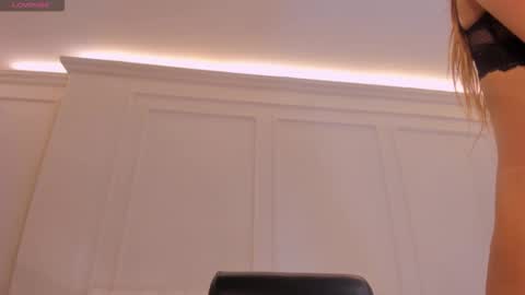 Lisa  Flowers online show from March 6, 11:09 am