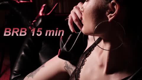 Lisa Moore online show from February 5, 7:01 am