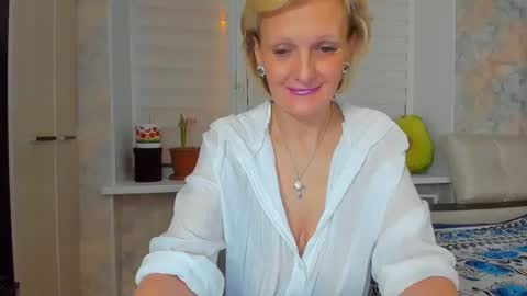 Snapshot of lisasimsx chatting on March 8, 12:22 am Lisasimsxs online show from March 8, 12:22 am