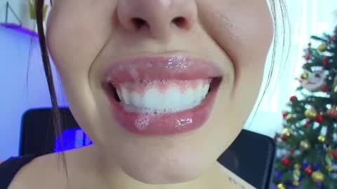 Snapshot of lisbet_21x chatting on January 9, 6:36 pm Lisbet online show from January 9, 6:36 pm