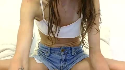 lisglass online show from April 16, 4:18 pm