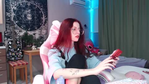 Snapshot of lisiasweet chatting on December 6, 2:44 pm Lika online show from December 6, 2:44 pm