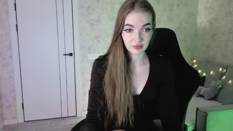 Lissa online show from May 7, 3:35 am