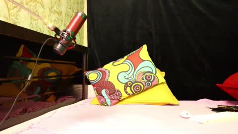 Lissa Ross online show from December 5, 5:23 pm