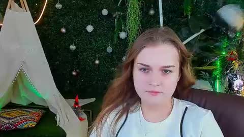 Lissa Telor online show from June 11, 1:42 pm