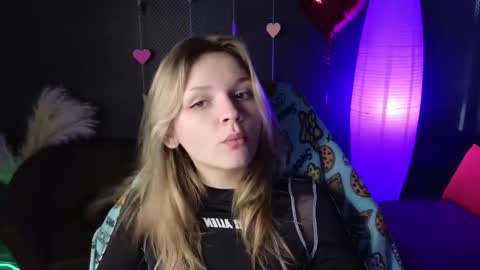 Snapshot of litabrom chatting on February 19, 8:01 am Lena online show from February 19, 8:01 am