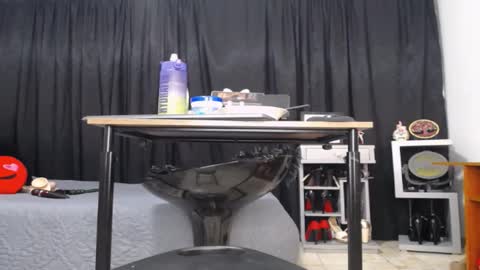 Snapshot of litas_secrets chatting on February 24, 9:31 pm LITA a sexy milf online show from February 24, 9:31 pm