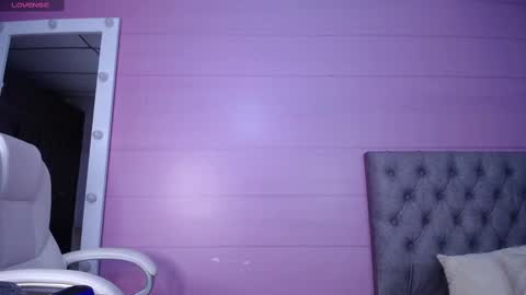 LOLA online show from February 19, 11:28 am