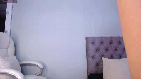 LOLA online show from October 21, 9:14 am