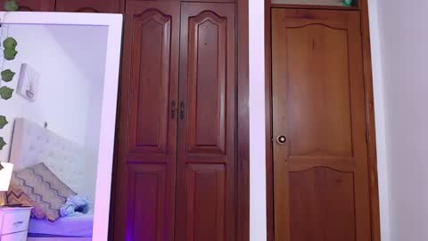 Snapshot of litleslut_ chatting on February 4, 4:39 pm litleslut_ online show from February 4, 4:39 pm