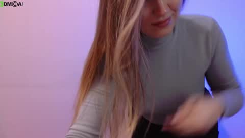 Snapshot of little___angell chatting on February 19, 3:27 pm Tina online show from February 19, 3:27 pm