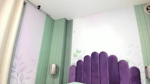 Snapshot of little_doll_4u chatting on February 17, 10:07 am ANNI online show from February 17, 10:07 am