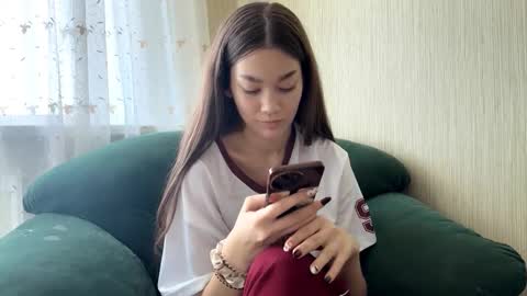 Viiola online show from October 21, 3:33 am