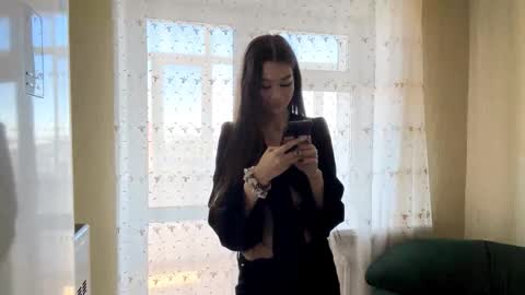 Viiola online show from October 31, 3:29 am